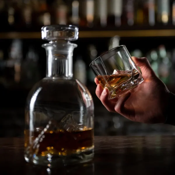 EVEREST Viskio rinkinys (4 taurės + dekanteris)