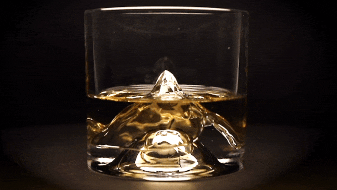 K2_whiskey_glass_with_drink